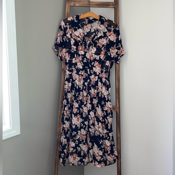 Very pretty floral print garden dress!!!! - Picture 3 of 7